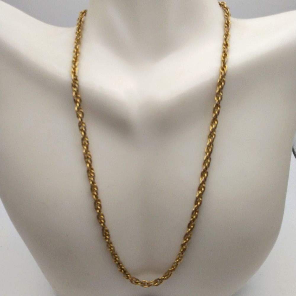 Gold toned chain feminine or‎ masculine 18 inch
